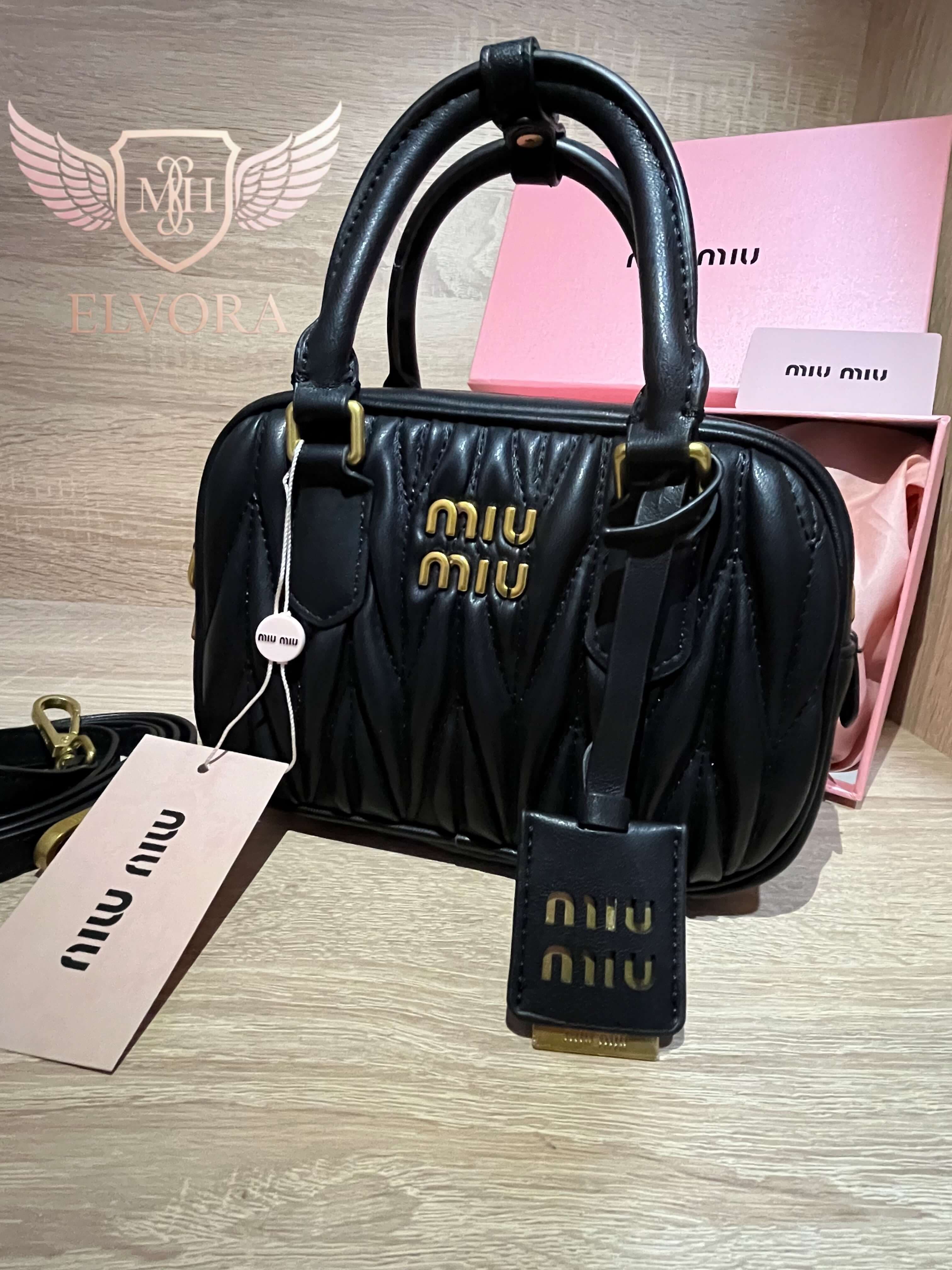 Sac Miu Miu Matelassé Noir à main